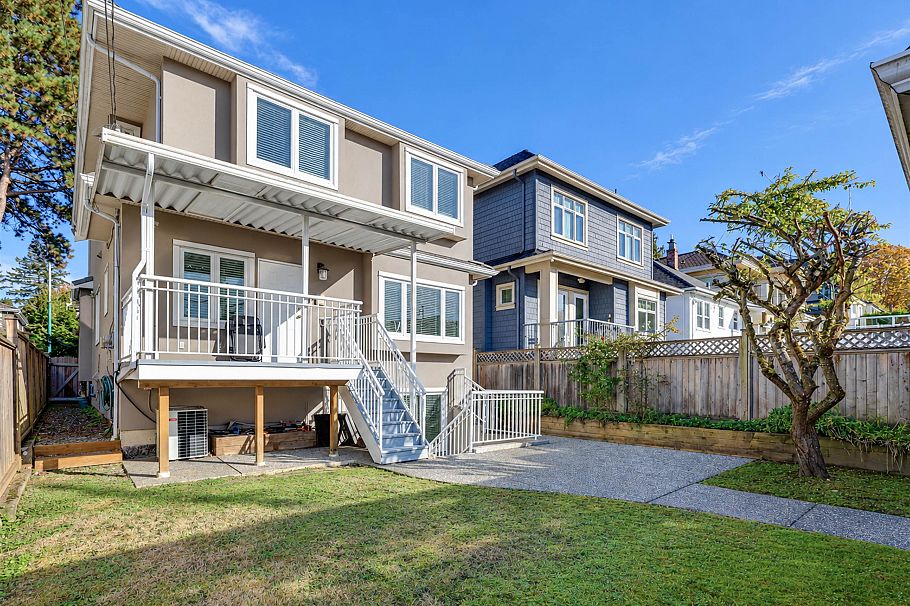 1956 W 42nd Avenue Vancouver, BC - 25