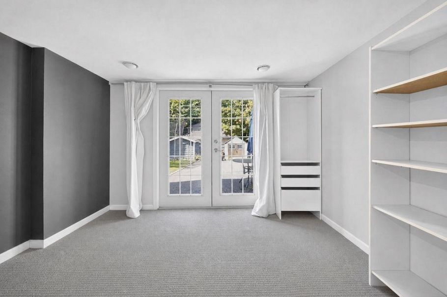4327 W 12th Avenue Vancouver, BC - 22