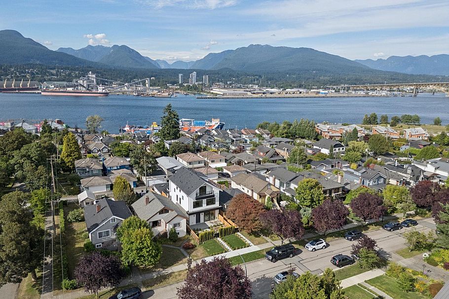 1 2815 Trinity Street Vancouver, BC - 1