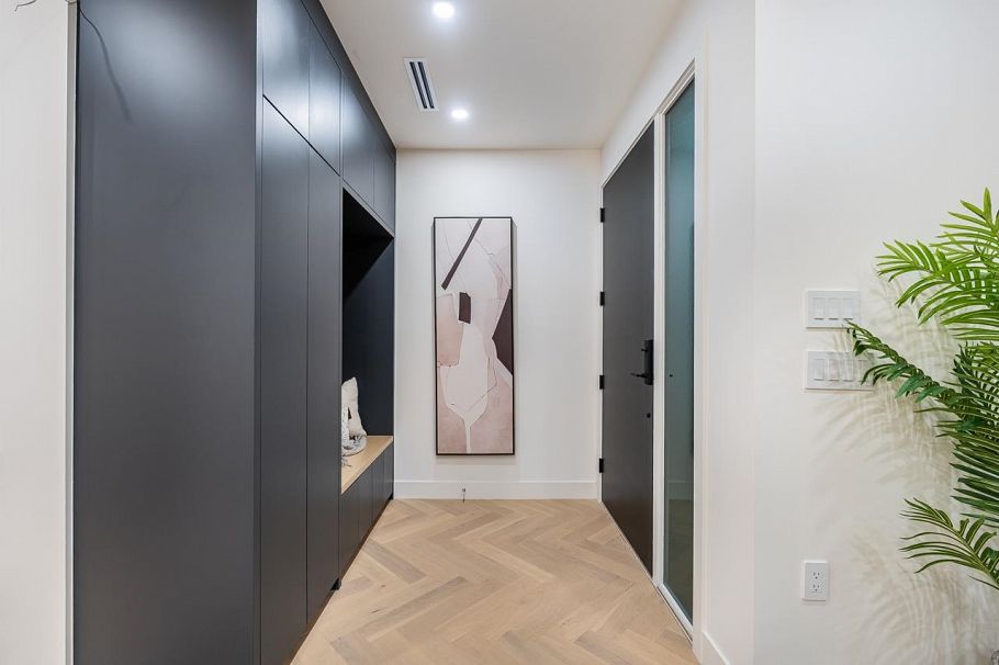 1 3345 W 13th Avenue Vancouver, BC - 23