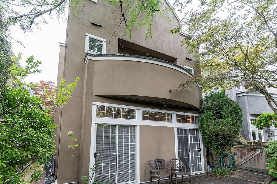 3581 W 6th Avenue Vancouver, BC - 29