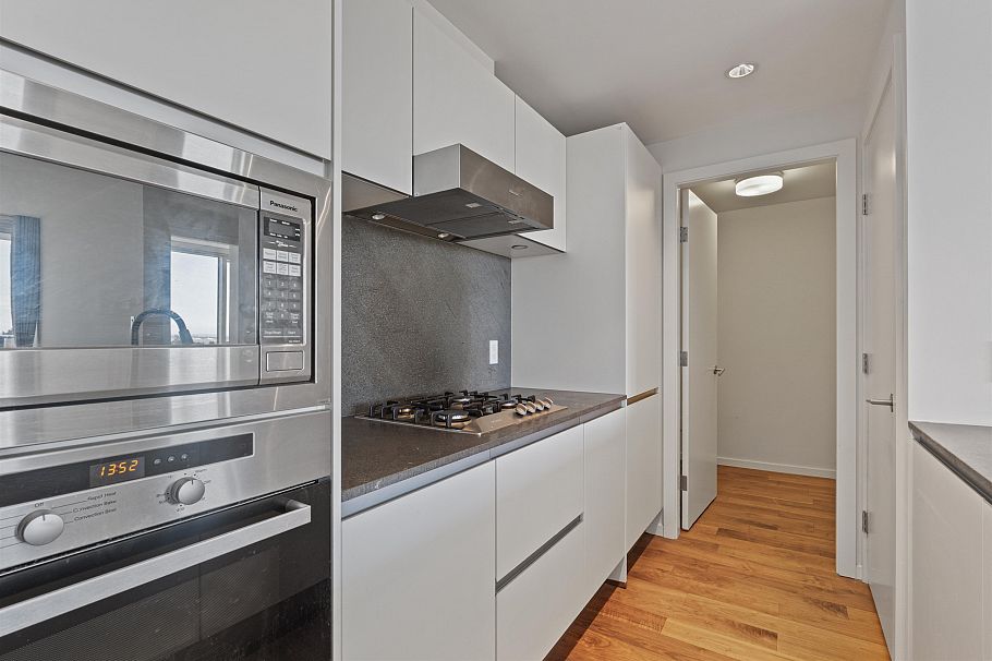 915 8488 Cornish Street Vancouver, BC - 11