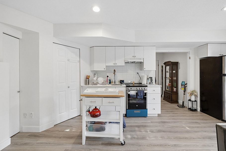 456 Montroyal Boulevard North Vancouver, BC - 30