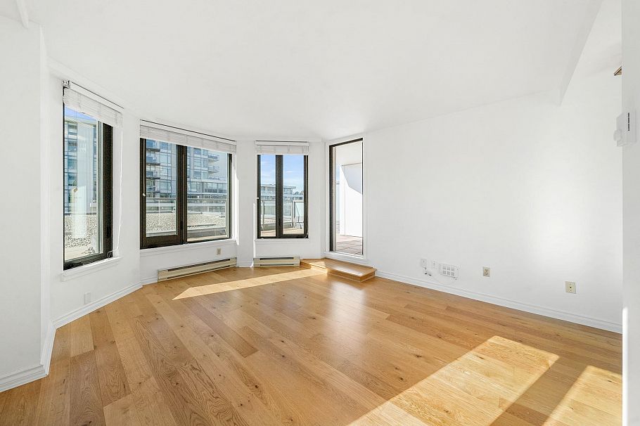 703 2201 Pine Street Vancouver, BC - 6