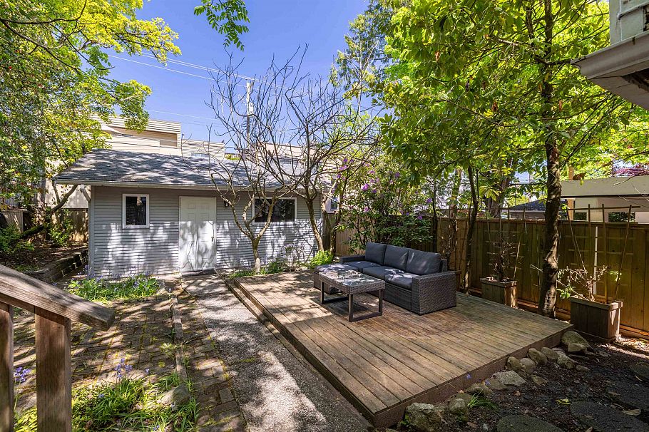 4343 W 11th Avenue Vancouver, BC - 35