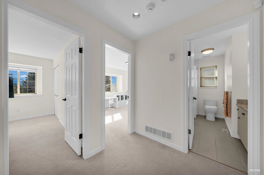3265 Chaucer Avenue North Vancouver, BC - 23