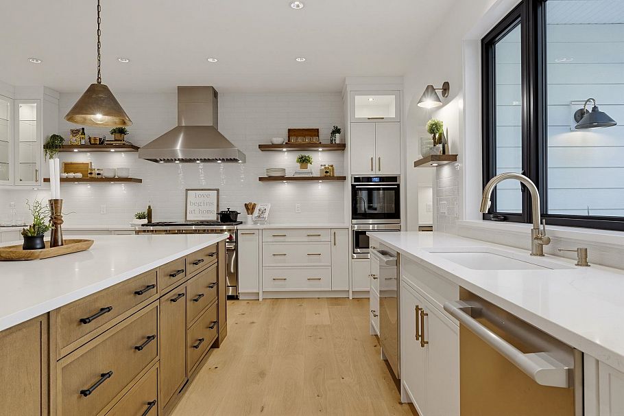 868 Canyon Boulevard North Vancouver, BC - 7