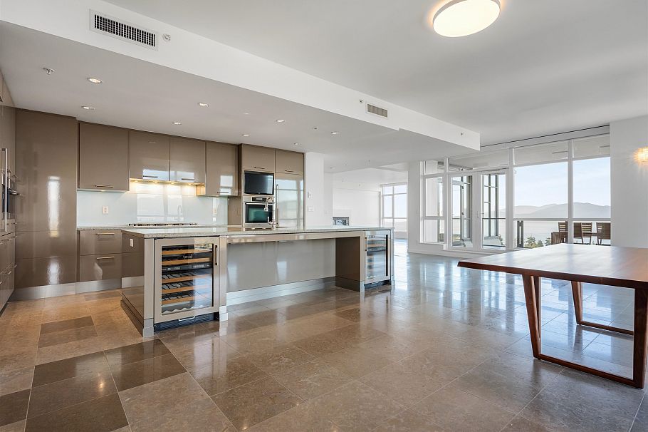1601 5989 Walter Gage Road Vancouver, BC - 12