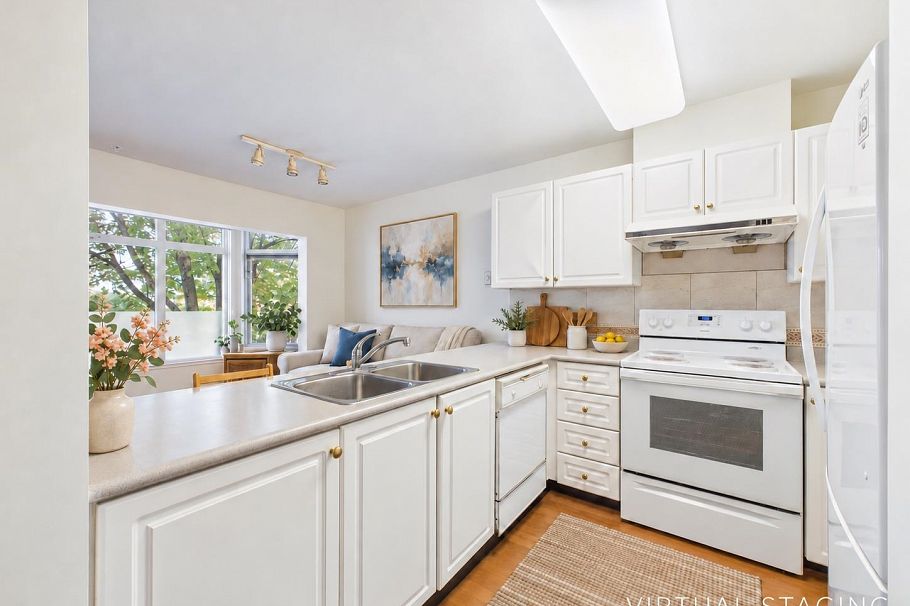 208 2677 E Broadway Street Vancouver, BC - 17