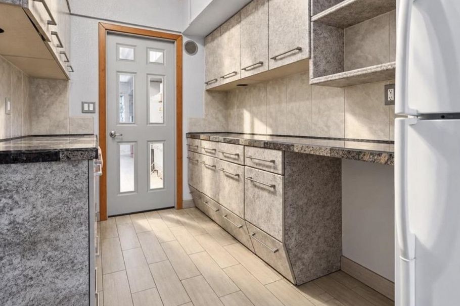 368 E 33rd Avenue Vancouver, BC - 17