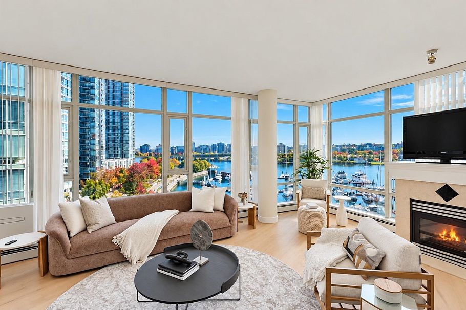 701 1111 Marinaside Crescent Vancouver, BC - 5