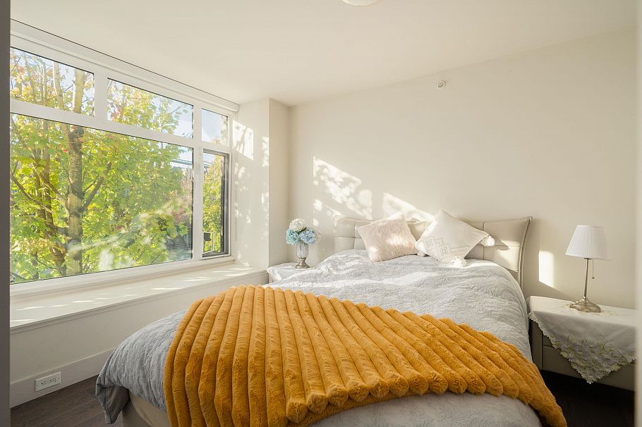 6190 Oak Street Vancouver, BC - 13