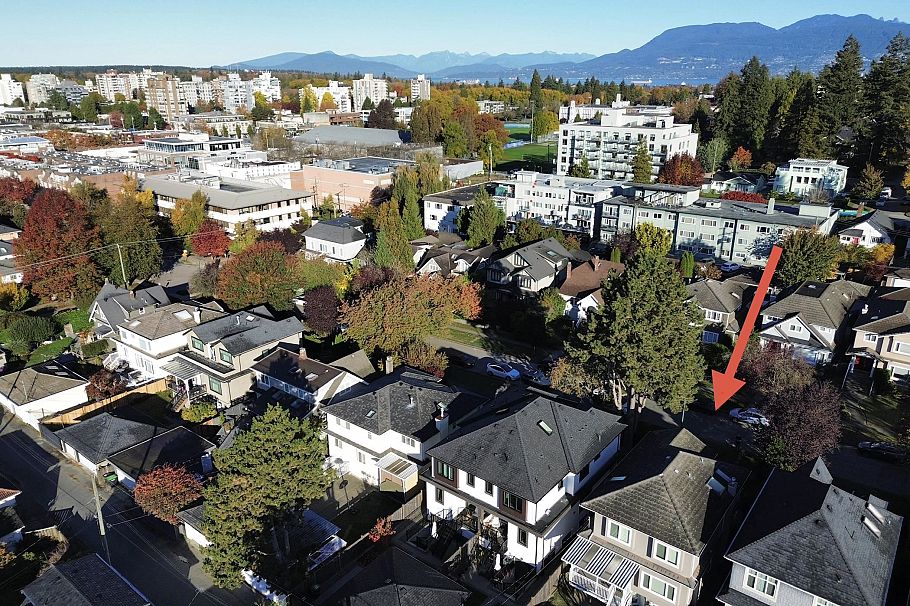 1956 W 42nd Avenue Vancouver, BC - 30