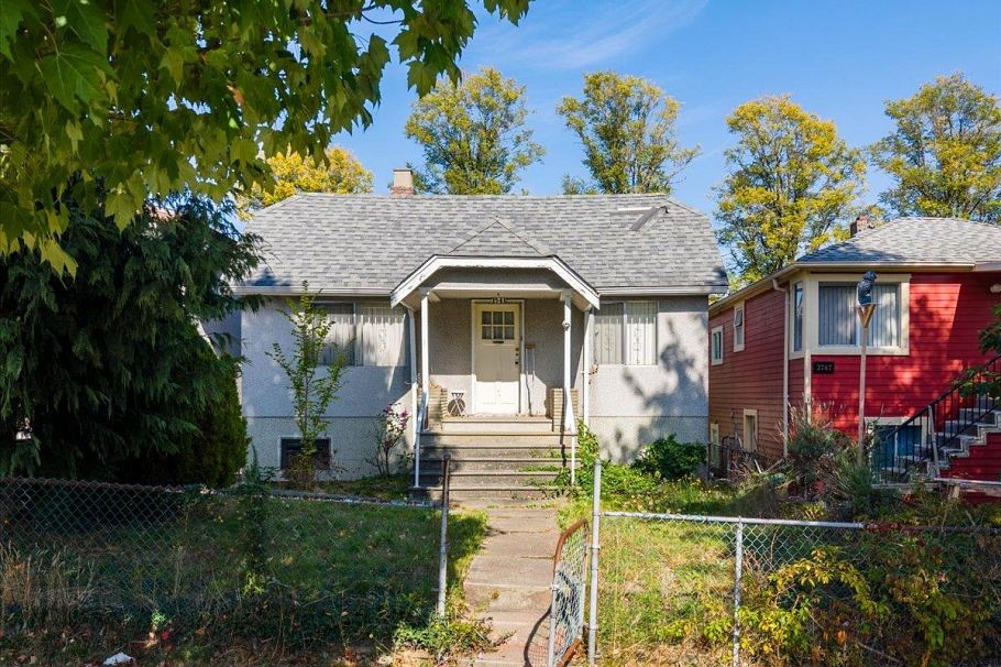 2741 Euclid Avenue Vancouver, BC - 1