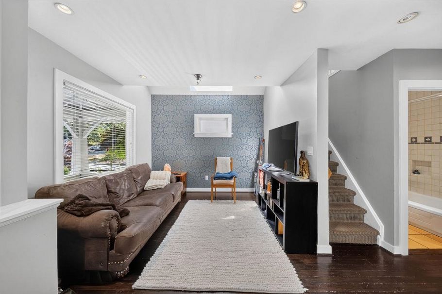 4327 W 12th Avenue Vancouver, BC - 12