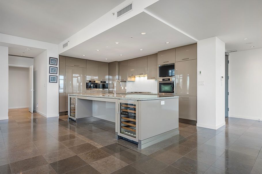 1601 5989 Walter Gage Road Vancouver, BC - 13