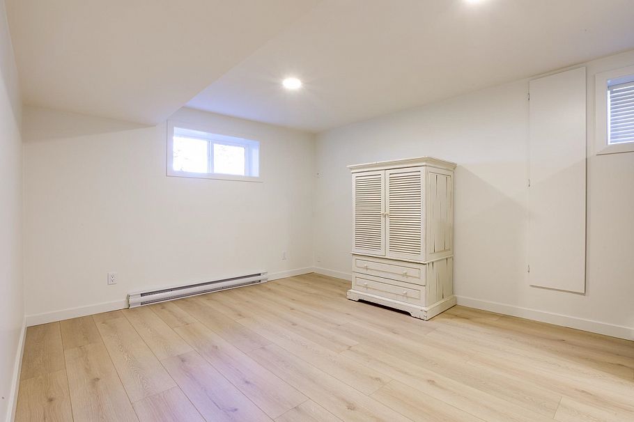 1338 E 37th Avenue Vancouver, BC - 23