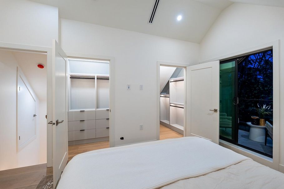1 3345 W 13th Avenue Vancouver, BC - 15