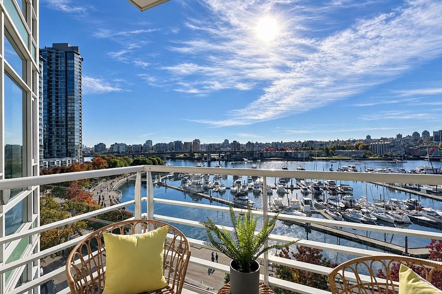701 1111 Marinaside Crescent Vancouver, BC - 14