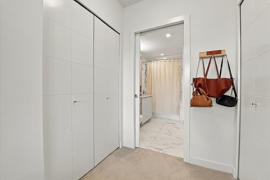 311 108 E 8th Street North Vancouver, BC - 21