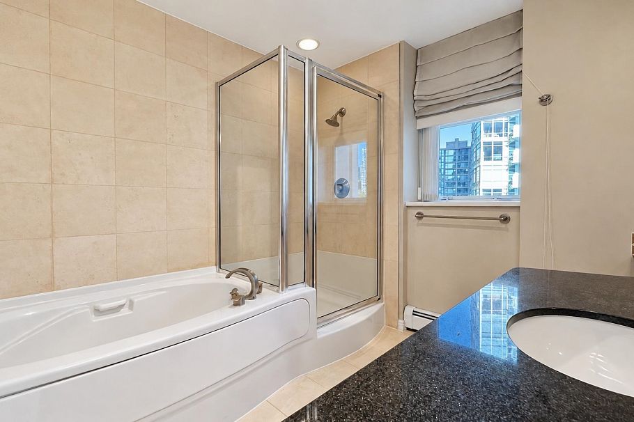 701 1111 Marinaside Crescent Vancouver, BC - 24