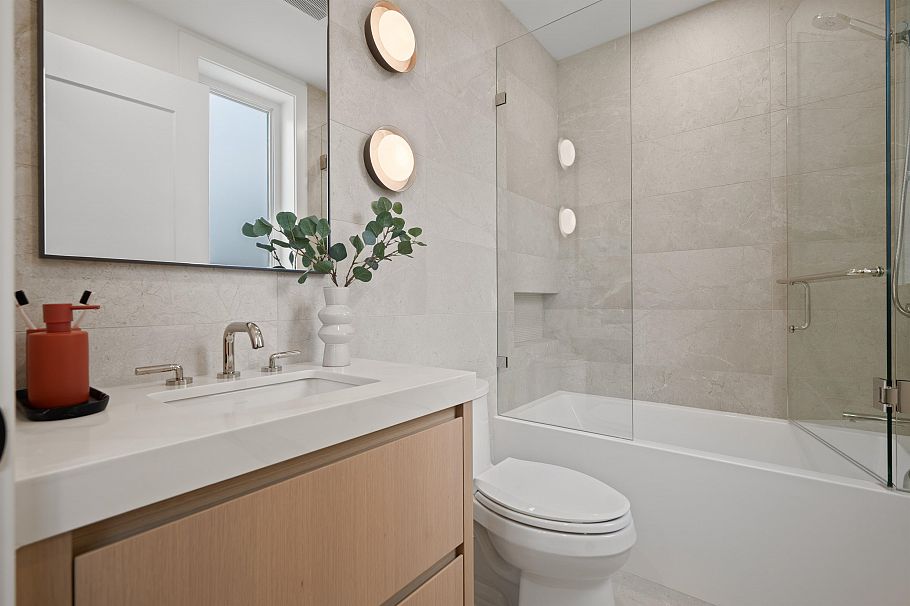 1 3657 W 11th Avenue Vancouver, BC - 14