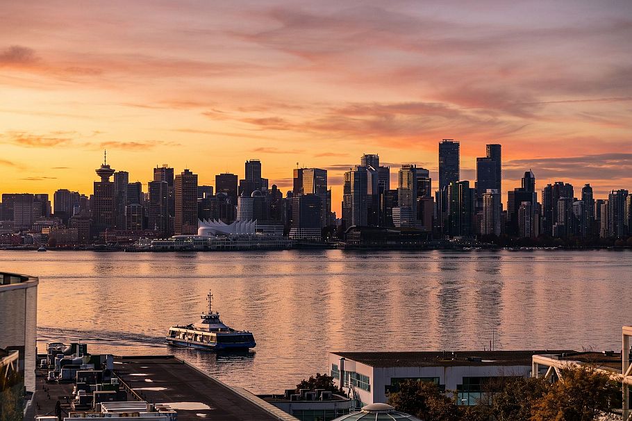 806 118 Carrie Cates Court North Vancouver, BC - 18