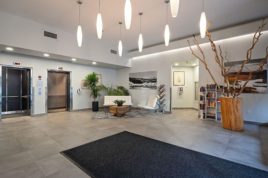 504 124 W 1st Street North Vancouver, BC - 25