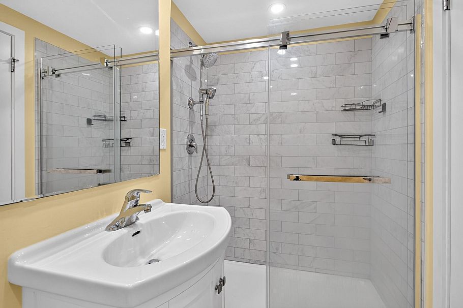 401 1219 Harwood Street Vancouver, BC - 29