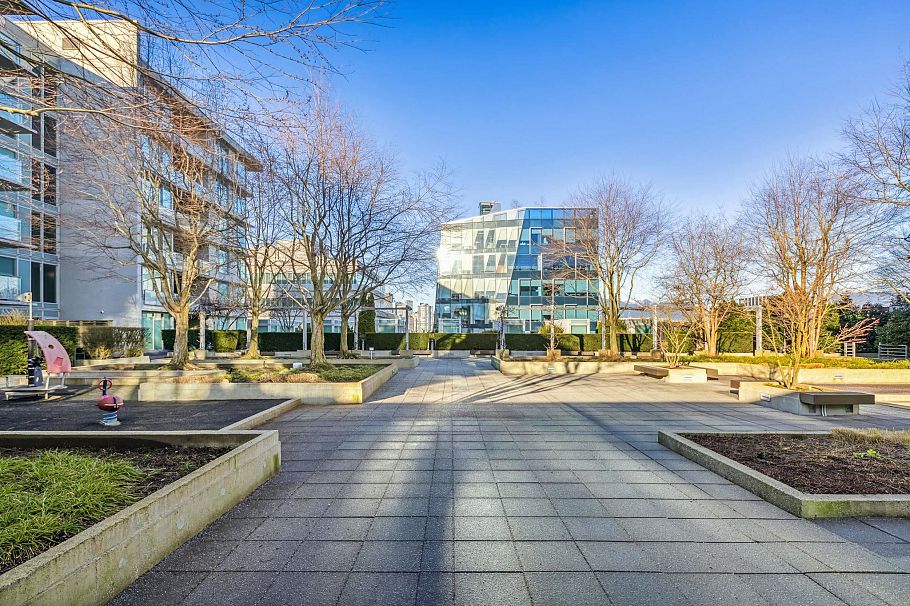 205 522 W 8th Avenue Vancouver, BC - 32