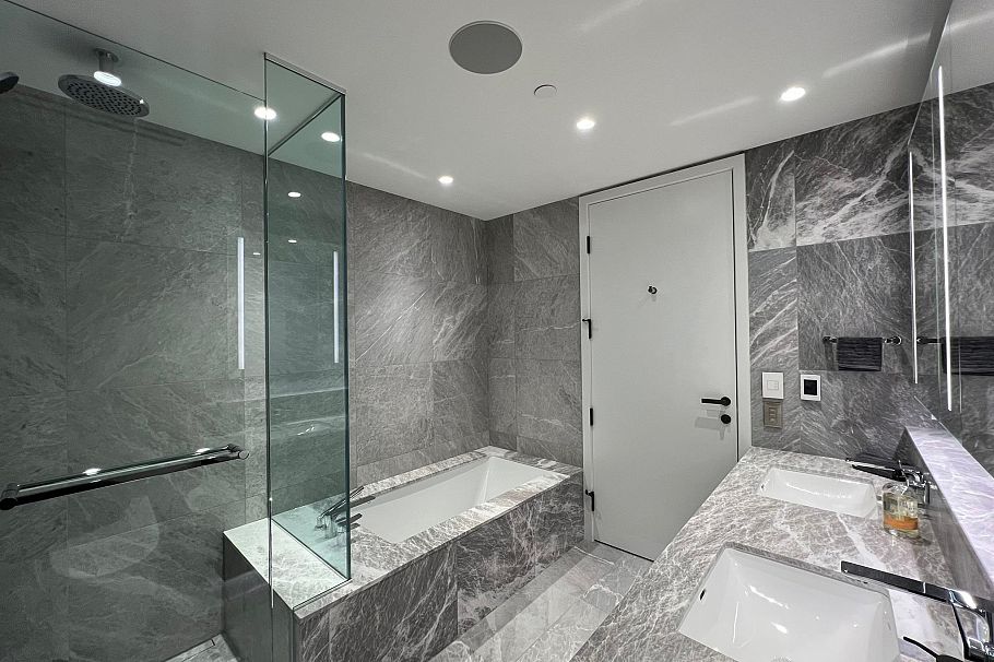 706 1601 Quebec Street Vancouver, BC - 9
