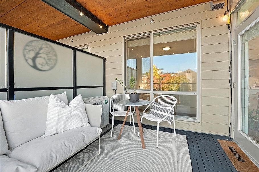 311 108 E 8th Street North Vancouver, BC - 13