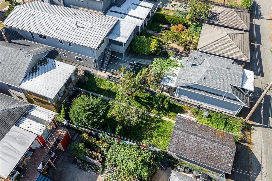 2741 Euclid Avenue Vancouver, BC - 5