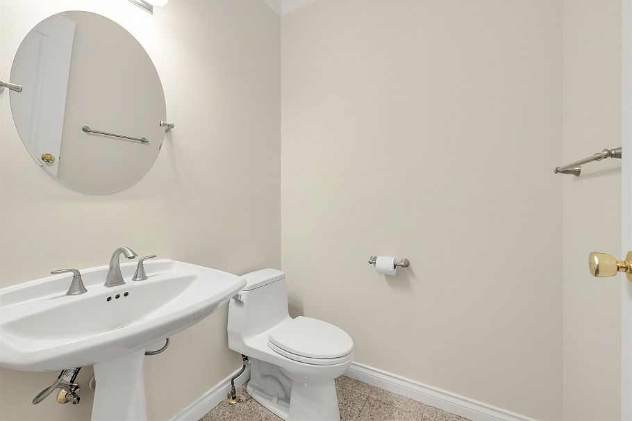 1956 W 42nd Avenue Vancouver, BC - 9