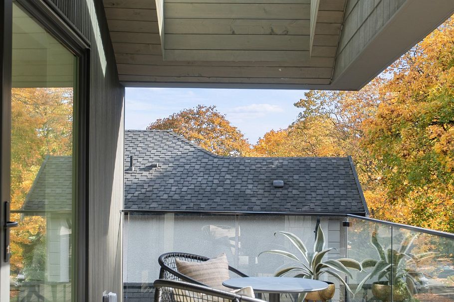 1 3657 W 11th Avenue Vancouver, BC - 2