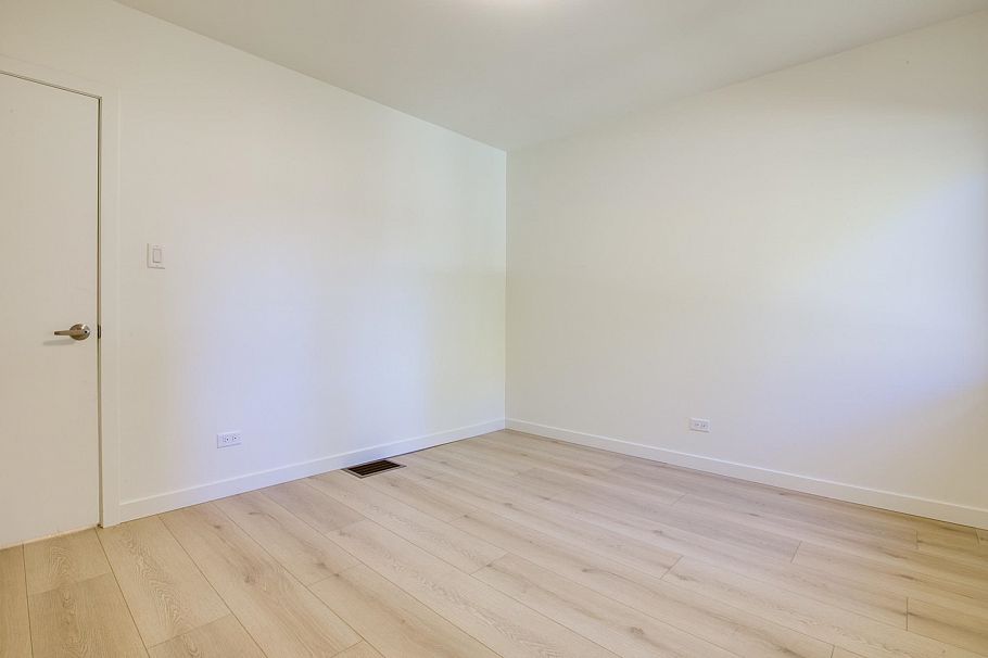 1338 E 37th Avenue Vancouver, BC - 17