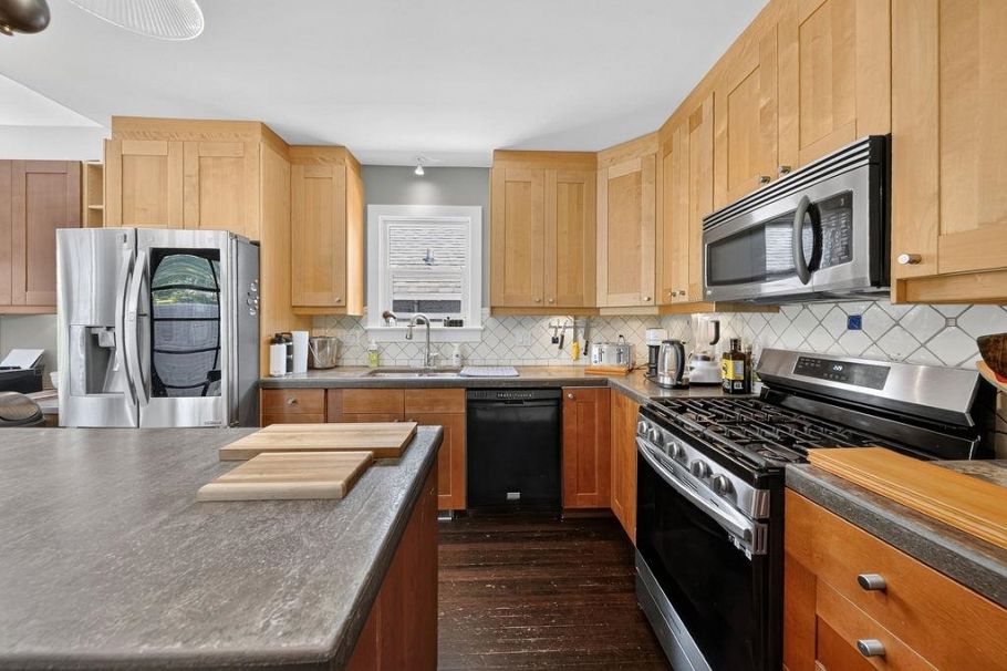 4327 W 12th Avenue Vancouver, BC - 7