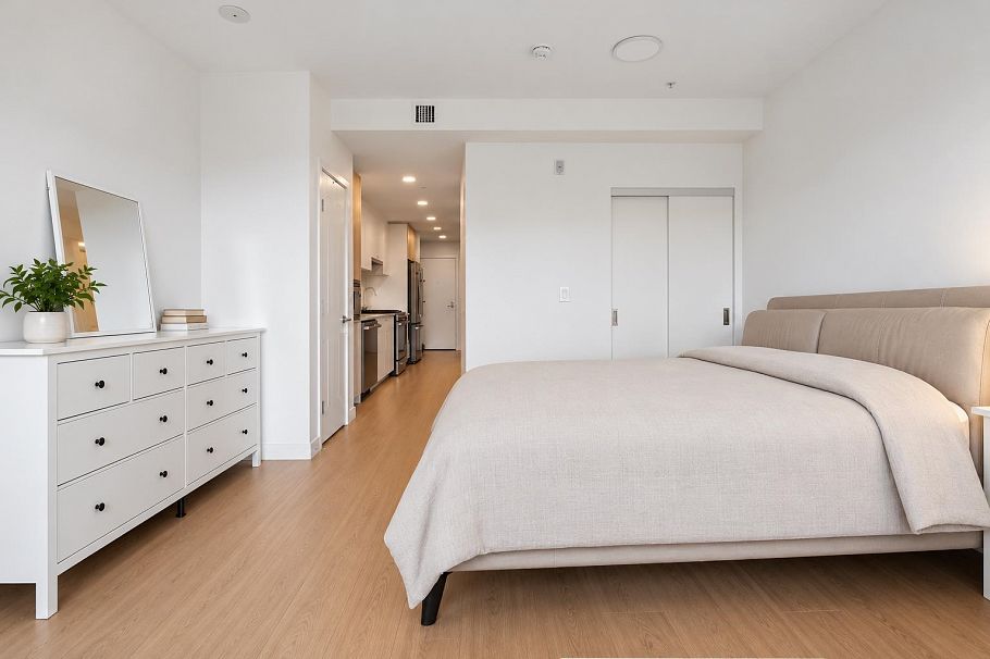 318 2450 Garden Drive Vancouver, BC - 5