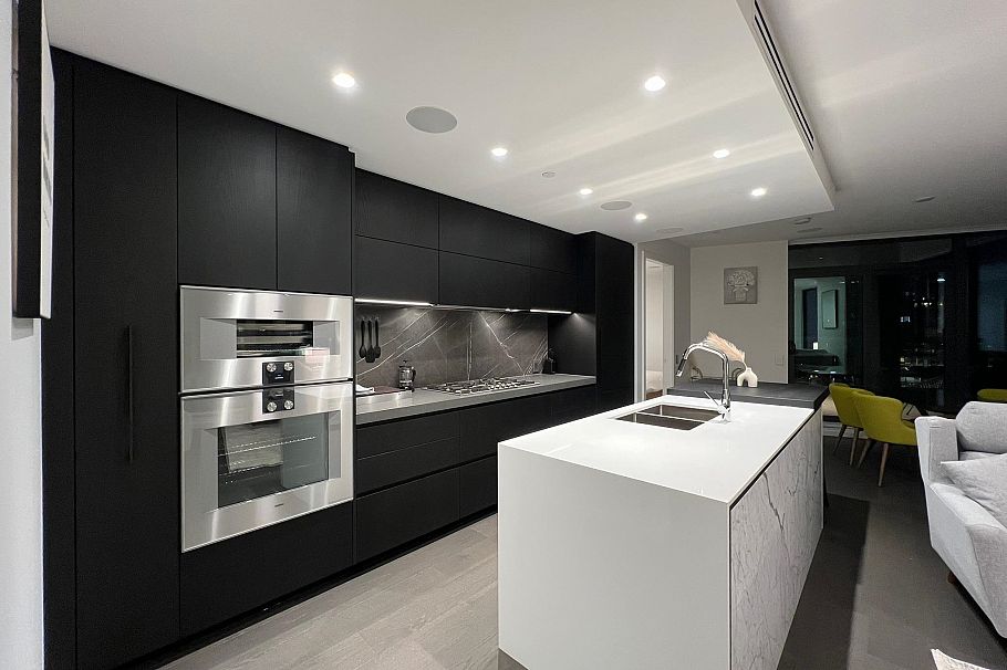 706 1601 Quebec Street Vancouver, BC - 3