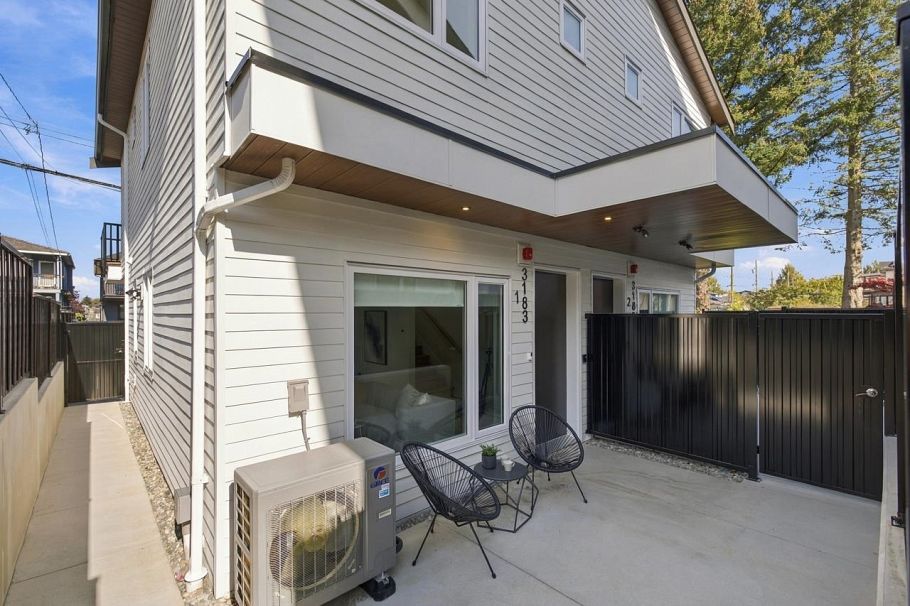 1 3183 Graveley Street Vancouver, BC - 2