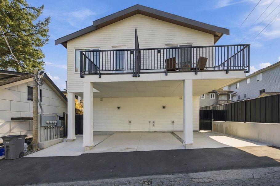 1 3183 Graveley Street Vancouver, BC - 29
