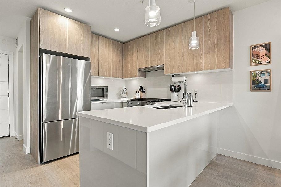 311 108 E 8th Street North Vancouver, BC - 3