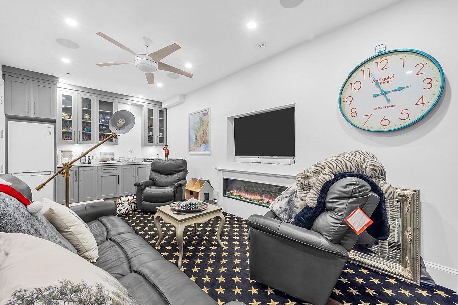 2875 Trimble Street Vancouver, BC - 17