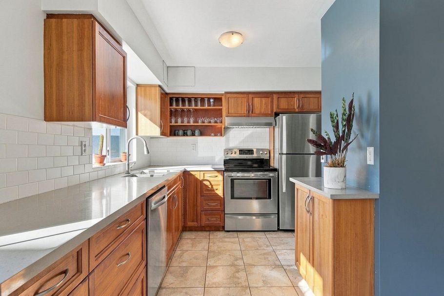355 E 4th Street North Vancouver, BC - 9
