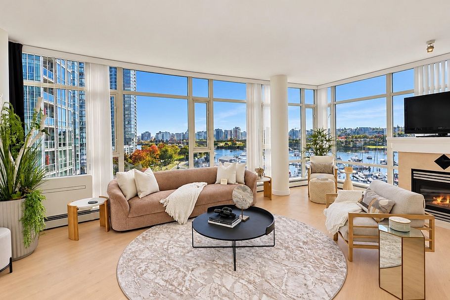 701 1111 Marinaside Crescent Vancouver, BC - 4