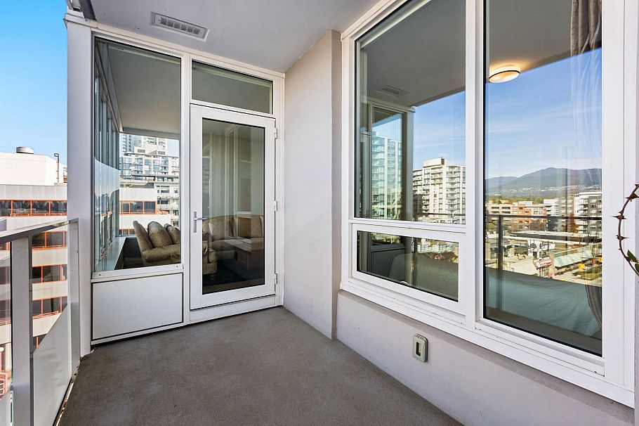 806 118 Carrie Cates Court North Vancouver, BC - 30