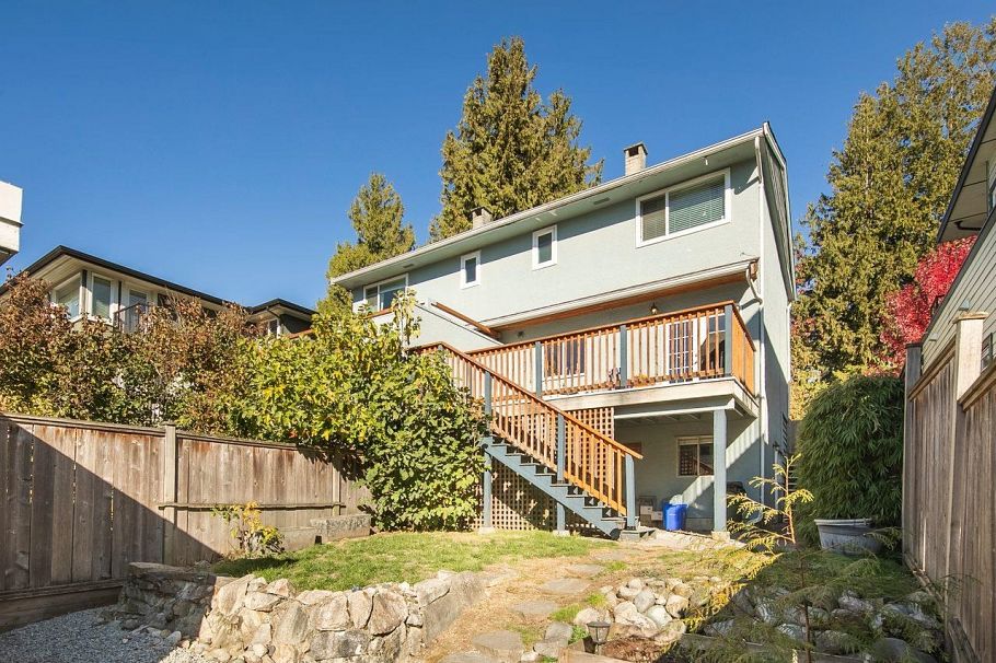 355 E 4th Street North Vancouver, BC - 1