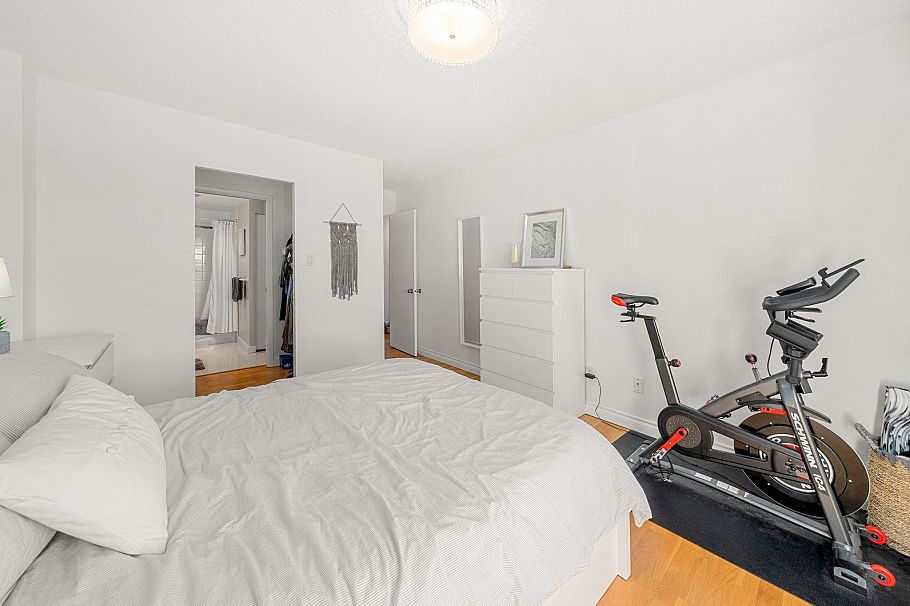 204 150 E 5th Street North Vancouver, BC - 31