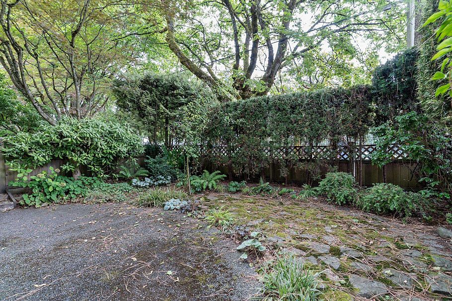 3581 W 6th Avenue Vancouver, BC - 28