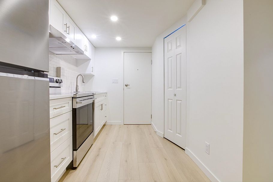 1338 E 37th Avenue Vancouver, BC - 26